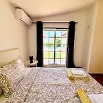 Vila Pejemi - Garden Retreat *