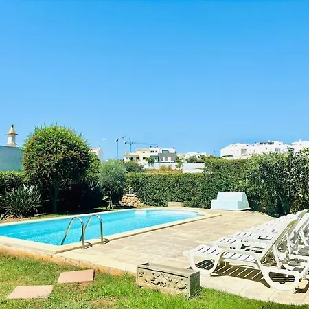 וילה Pejemi - Garden Retreat